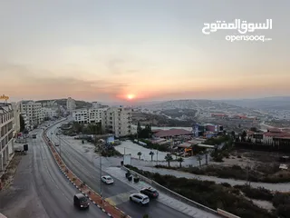  1 شقه عظم باطلاله جميله جدا ومفتوحه