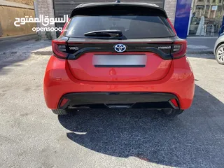  4 تويوتا يارس هايبرد مميزة Black Edition 2021 للبيع بسعر مغري