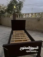  4 سرير خشب زان مفرد لون بني بحاله ممتازة