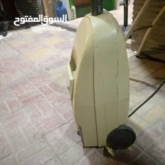  2 مكنسه كهربائيه للبيع