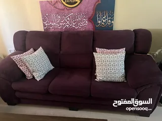  3 طقم كنب صالون مستعمل بحال الجديد لون بنفسجي  مقاعد 7 مع وجود طاولة وسط و طربزات خشب