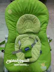  2 كوت بيبي ماركة شيكو بحاله جيدة