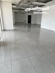  3 معارض تجارية للإيجار