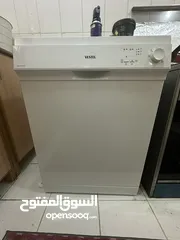  1 very clean dishwasher