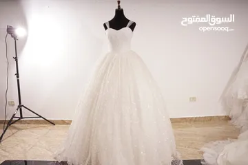  20 بدلات عرايس جديده و شبه جديده للبيع