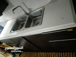 1 مطبخ صغير يصلح لروف من اجود انواع الخشب خشب لاتيه ثقيل مع قاعدة مع رخام 2 متر في 60