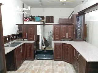  4 مطبخ المنيوم مع جرانيت مع مجله مع بطاريه مع شفاط