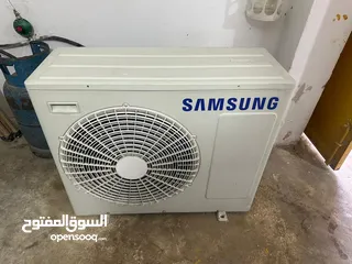  1 موجود مكيف طن ونص سامسونج استعمال اشي بسيط  المكيف شغال والغاز فل  للبيع