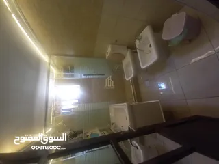  14 REF: 8062 شقة طابق ارضي في اجمل مناطق الرابية بمساحة 270م للبيع