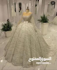  17 شروة مجموعة من بدل الابيض و الملون و فساتين السهرة