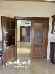  11 بيت طابق ثاني مستقل للإيجار مساحة 250 متر