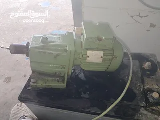  6 مضخة ماء جديدة وماتورات مع جير مستعمل