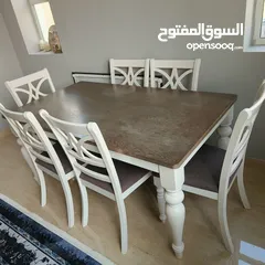  1 طاولة سفرة مع 6 مقاعد