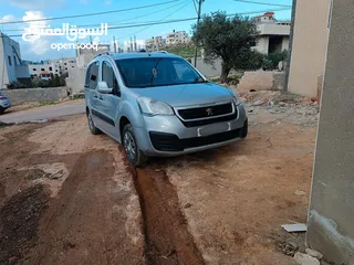  3 بيجو بارتنر 2017 ترخيص 2016 لون رمادي