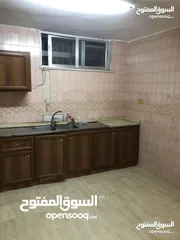  11 شقة شبه أرضي للإيجار