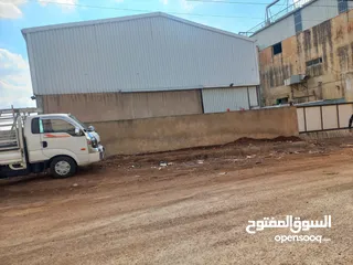  3 هناجر (مستودعان) على شارعين مستقلين للبيع