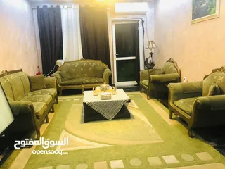  12 طقم كنب زان 7 مقاعد بحالة ممتازة و بوفيه 3 قطع خشب ثقيل للبيع المستعجل بسعر حرق