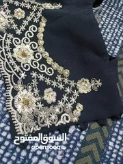  3 فستان للحفلات اسود مطرز بذهبي