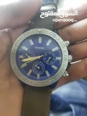  1 ساعة يد فوسيل ماكنه ياباني الاصليه والشهر