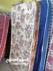  8 ثلاجه 18 قدم نوع جينرال بحاله ممتازه وفرشات مفرد