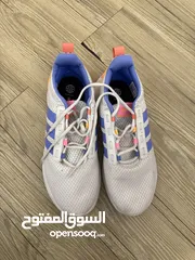  1 حذاء اديداس نسائي جديد مستورد من امريكا للبيع
