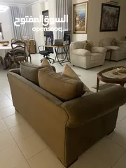  10 طقم أرائك بني فاخر بحالة شبه جديدة وحدة 2 كراسي وحدة 3 كراسي 160سم و 222سم  السعر قابل لل مفاصلة