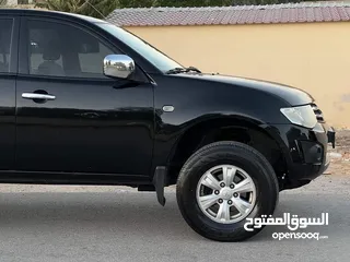  2 MITSUBISHI L200 2015