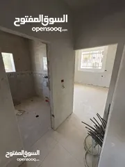  2 شقة أرضية بإطلالة مفتوحة وتشطيب مؤسس — فرصة لتصميم لمساتك الخاصة!