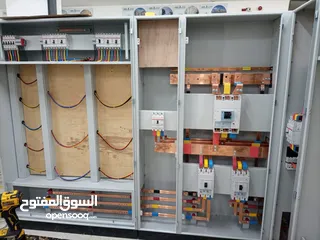  3 تجميع وصياتة لوحات التحكم الكهربائية ،العمل بمواصفات ومخططات هندسية