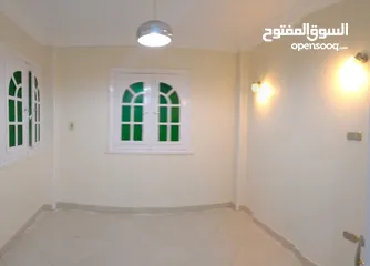  1 شقه للايجار بشارع محمد شاهين بالعجوزه