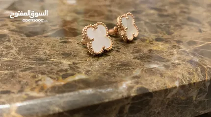  2 New van cleef earrings for woman