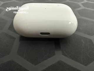  4 AirPods Pro الجيل الاول