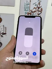  4 ايفون 11 برو ماكس بحالة الوكاله ولا نقرة  ذاكرة 256 جيجا