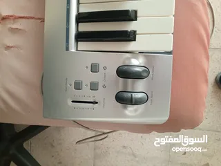  4 موجود كيتار بحالة الوكالة