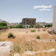  1 ارض للبيع في العدنانية نص دونم سعر جيد ، بين حي سكني هادئ موصولة بل كهرباء و الماء .