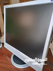  3 شاشة كمبيوتر SAMSUNG SYNCMASTERT قياس 17 انش .  و شاشة ايسر قياس 17 انش