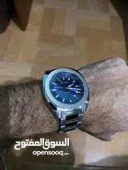  1 Gucci watch (Original)