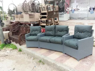 3 خمس مقاعد وطاوله وسط130دينار اربع مقاعد 100سبع مقاعد وطاولة وسط 180دينار وجميع الوان موجود وتر بروف