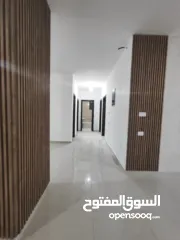  15 شقة غير مفروشة مع حديقه للايجار في عين مصباح