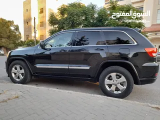  7 Jeep Grand Cherokee 2011                                                          Laredo 4x4