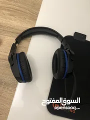  5 Hyper X headphones