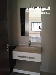  16 اخير مع روف للبيع في عبدون / الرقم المرجعي : 13666
