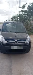  2 ستروين بيرلنجو 2014 خصوصي لون اسود جير عادي هوك خلفي فتحة سقف بانوراما ماتور 1600 بابين جانبي طولكرم