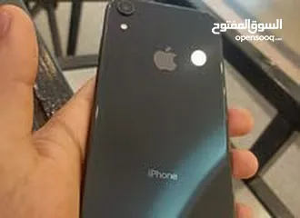  1 آيفون XR للبيع بحاله ممتازه مع كفرات للجهاز