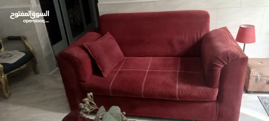  9 كنب 7مقاعد مخمل وكنب لون احمر  5مقاعد