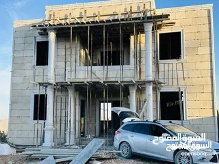  17 بيت مستقل للبيع