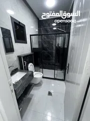  9 شقة للبيع منطقة الثامنة طابق روف هندسي 154 مع ترسات