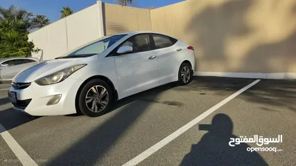  2 Hyundai Elantra 2012