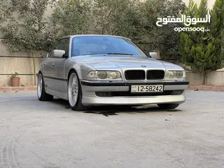  1 Bmw 740 model 2001