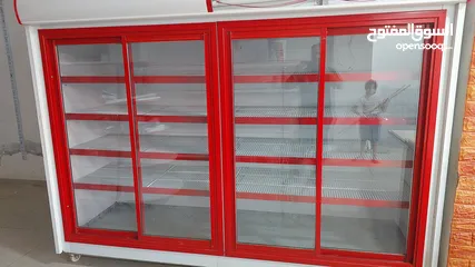  1 ثلاجة عرض اربع أبواب بحالة ممتازة